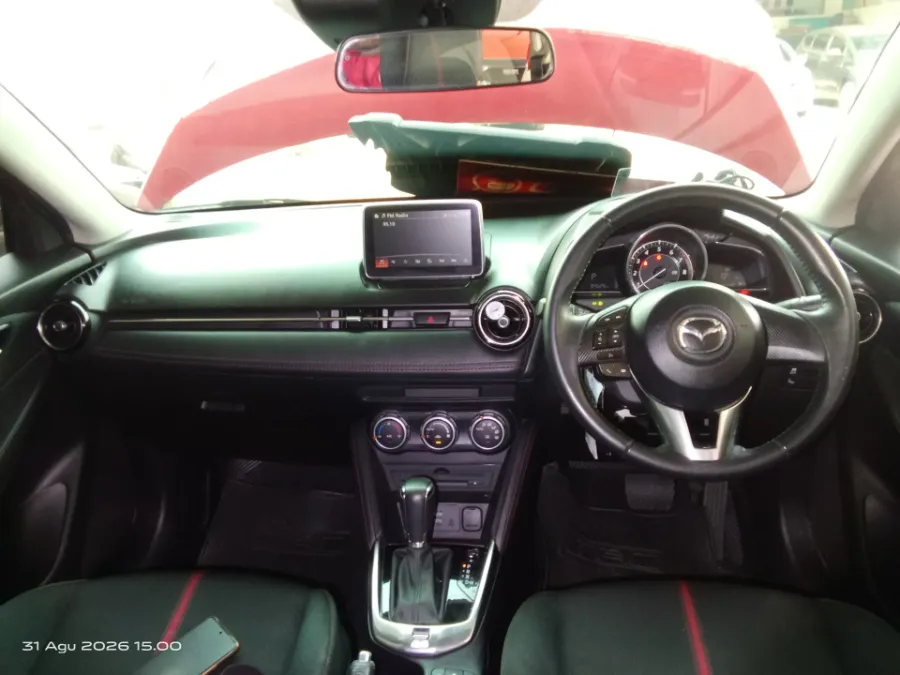 Foto Mobil Bekas Dashboard Mazda 2 1.5 GT Skyactiv tahun 2016